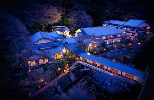 Kita Ward Hotel | Indulge at Arima Onsen Gekkoen Yugetsusanso - 5-Star Retreat