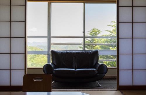 Kita Ward Hotel | Relax at Arima Onsen Motoyu Ryuusenkaku with Ocean Views