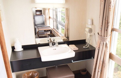 Kita Ward House | Experience Relaxation at Arima Onsen Motoyu Ryuusenkaku