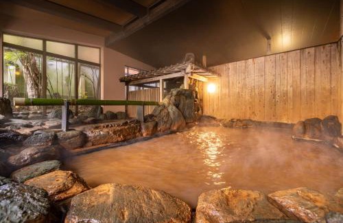 Kita Ward Hotel | Elegant Arima Onsen Tocen Goshobo with Hot Tub & Dining