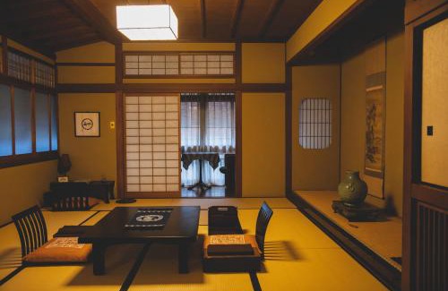 Kita Ward Hotel | Elegant Arima Onsen Tocen Goshobo with Hot Tub & Dining