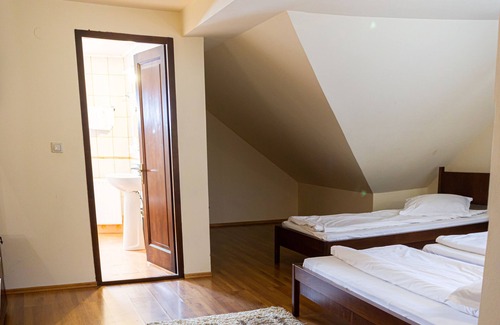 Moieciu House | Budget-Friendly Stay at Arinul with Family Amenities