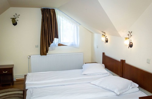 Moieciu House | Budget-Friendly Stay at Arinul with Family Amenities