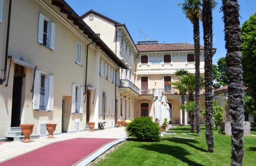 Terruggia Hotel | Relax at Ariotto Village: Oceanfront with Pool & Pet Friendly