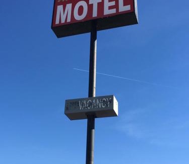 Baldwin Park Hotel | Family-Friendly Stay at Aristocrat Motel - Rated 7.8/10