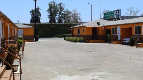 Baldwin Park Hotel | Family-Friendly Stay at Aristocrat Motel - Rated 7.8/10