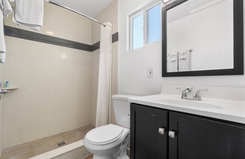 Baldwin Park Hotel | Budget-Friendly Stay at Aristocrat Motel with Family Amenities