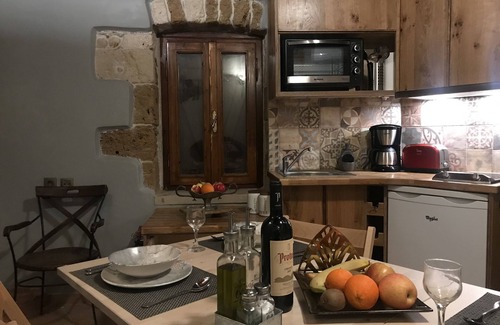 Halepa House | Experience the Charm of Aristokosmos: Oceanfront Retreat
