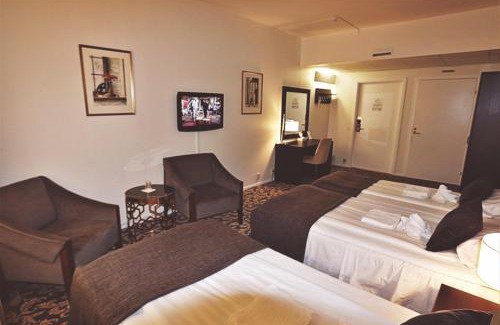 Kyrkviken Hotel | Pet-Friendly Ariston Hotell with Hot Tub Access