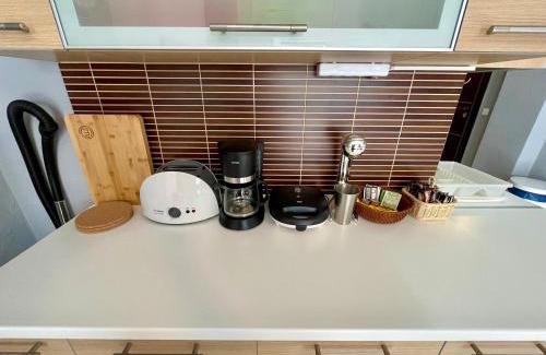 Neos Marmaras Apartment | Pet-Friendly Aristos Hillside Apartment with Hot Tub