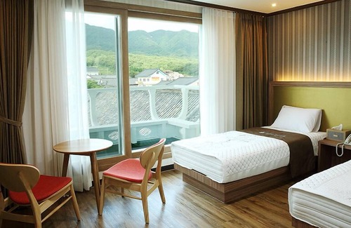 Gyeongju Hotel | Discover Arisu Gyeongju: Family-Friendly Stay with Dining