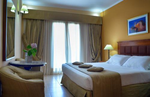 Kanoni Hotel | Experience Ariti Grand Hotel: Family-Friendly & Pet Welcoming