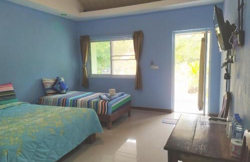 Chumphon Resort | Comfortable Ariya Garden Home - Pet Friendly & Family Ready
