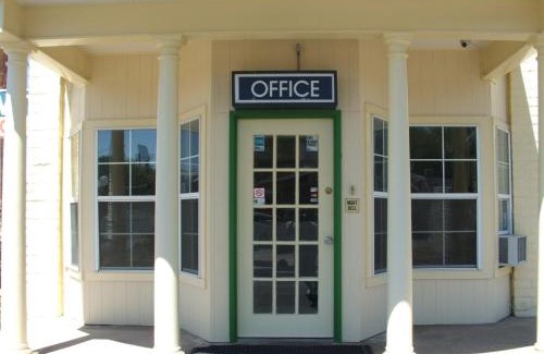 Kingman Hotel | Family-Friendly Stay at the Arizona Inn with High Ratings