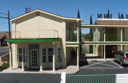 Kingman Hotel | Family-Friendly Stay at the Arizona Inn with High Ratings