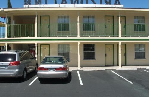 Kingman Hotel | Family-Friendly Stay at the Arizona Inn with High Ratings