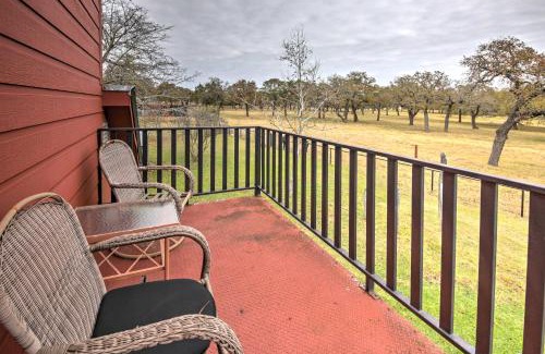 Fredericksburg House | Relax at Ark Bunkhouse Fredericksburg with Hot Tub Access