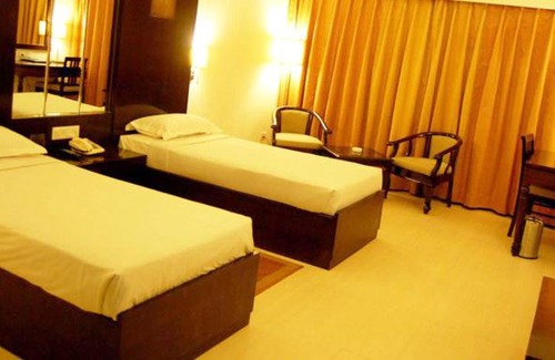 Rudrapur Hotel | Explore Ark Hotel & Resorts: Poolside Family Getaway