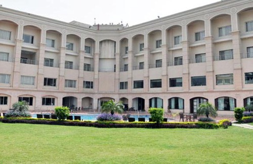 Rudrapur Hotel | Explore Ark Hotel & Resorts: Poolside Family Getaway