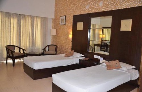 Rudrapur Hotel | Explore Ark Hotel & Resorts: Poolside Family Getaway