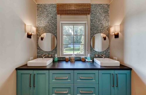 Gainesville Resort | Stunning Ark on Lake Lanier for Retreats & Reunions