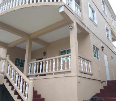 Arnos Vale Apartment | Budget-Friendly Ark Royal: Pet & Child Friendly Retreat