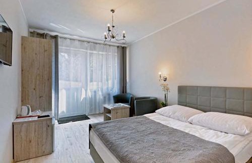 Miedzywodzie House | Arka: Delightful Rooms with Private Entrances and Ocean Views