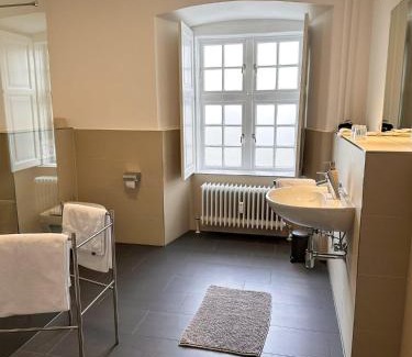 Emkendorf House | Family-Friendly Stay at Arkaden-Zimmer Emkendorf