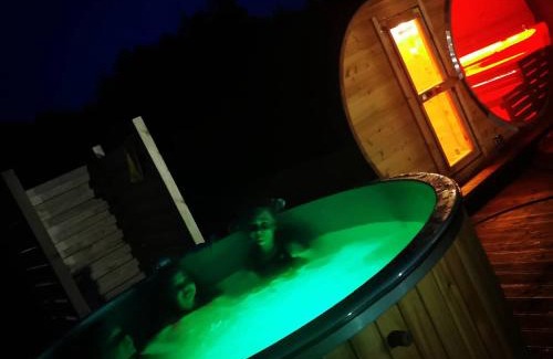 Prusicko House | ARKADIA: Relaxing Retreat with Hot Tub & Sauna by the River