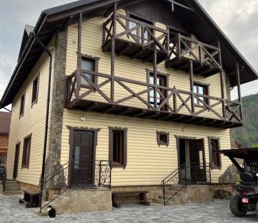 Mykulychyn House | Discover Arkan: Guest Rated 9.5 with Pool & Pet Access
