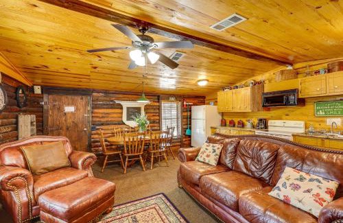Murfreesboro House | Inviting Log Cabin Rental Near Lake Greeson for Families