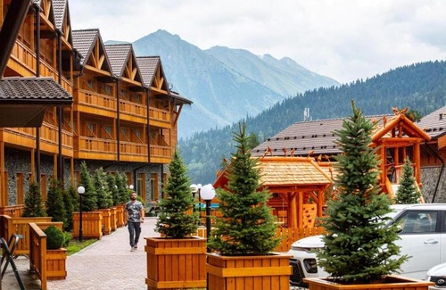 Arkhyz Hotel | Elegant Arkhyz Royal Resort & Spa: 5-Star Retreat with Pool
