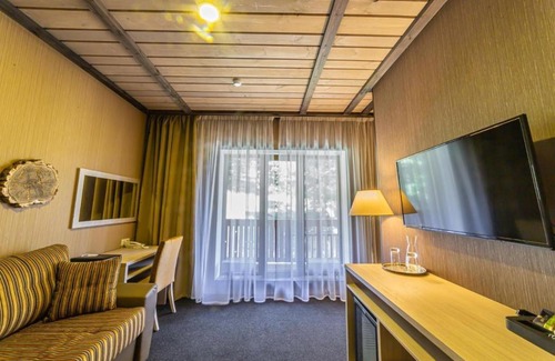 Arkhyz Hotel | Elegant Arkhyz Royal Resort & Spa: 5-Star Retreat with Pool