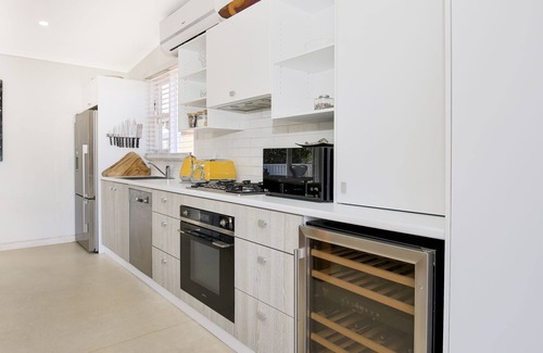 Culburra Beach House | Pet-Friendly Arklow Hotel with Oceanfront Views & Pool