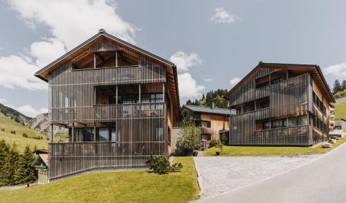 Stueben Cabin | Relax at Arlberg Lodges: Pet-Friendly Oceanfront Retreat