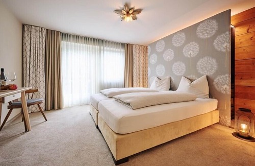 Stueben Hotel | Discover Arlberg Stuben: Pool, Spa & Family-Friendly Stay