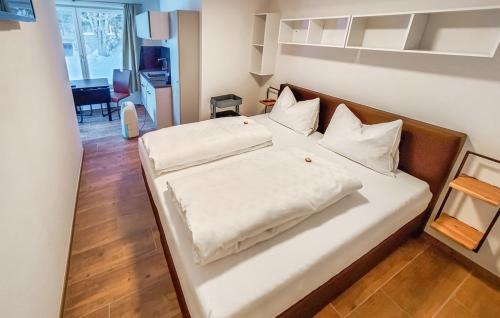 Wald am Arlberg Apartment | Discover Arlbergschmiede: Pet-Friendly Retreat with Breakfast