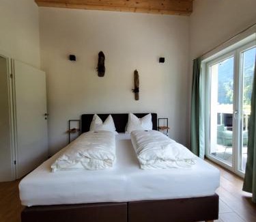 Wald am Arlberg Apartment | Discover Arlbergschmiede: Pet-Friendly Retreat with Breakfast
