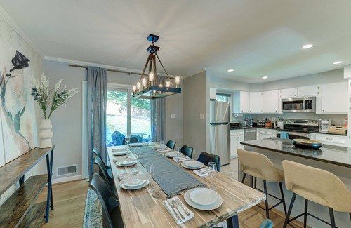 Alcova Heights House | Inviting 5 Bed Home in Arlington with Spa & Hot Tub