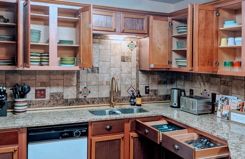 Central Arlington House | Pet-Friendly Arlington Home Near AT&T Stadium & Six Flags