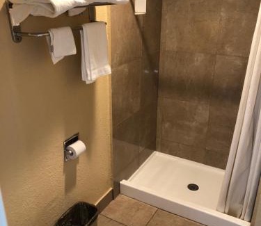 Riverside Hotel | Family-Friendly Arlington Inn: Ideal for Relaxing Getaways