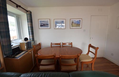 Lochgoilhead House | Discover Armadale Cottage: Pet-Friendly Retreat with Breakfast