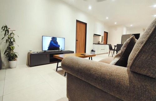 Kuching Apartment | Modern Oceanfront 3-Bedroom Apartment in Armadale Galacity