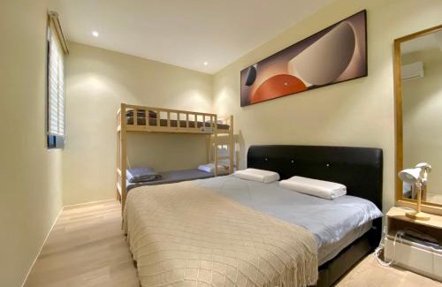 Kuching Apartment | Beautiful Armadale Residence: Oceanfront Bliss Near Airport