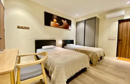 Kuching Apartment | Beautiful Armadale Residence: Oceanfront Bliss Near Airport