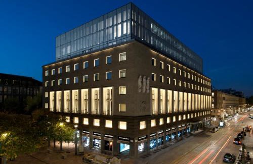 Borgonuovo Hotel | Elegant Stay at Armani Hotel Milano with Spa & Hot Tub