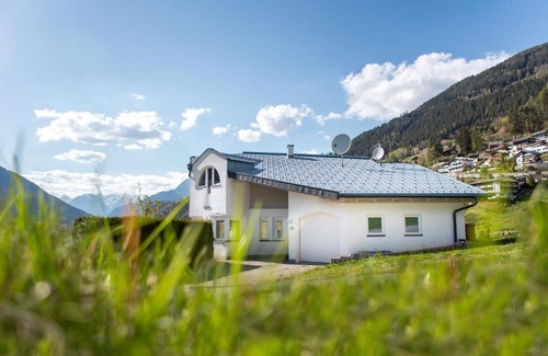 Oetz Apartment | Pet-Friendly Getaway at Armelen Villa - Family Friendly Stay