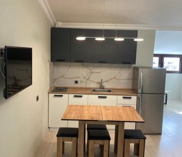 Nor-Nork Apartment | Inviting Armen’s Apartment: Family-Friendly Getaway with High Ratings