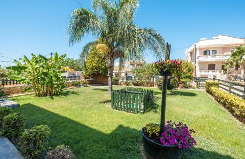 Daratsos Apartment | Guest Rated 10/10: Armeria Apartments for Families