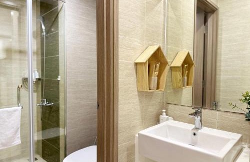 Gia Lam Apartment | Cozy Armin Homes: 2-Bedroom Retreat with Ocean Views